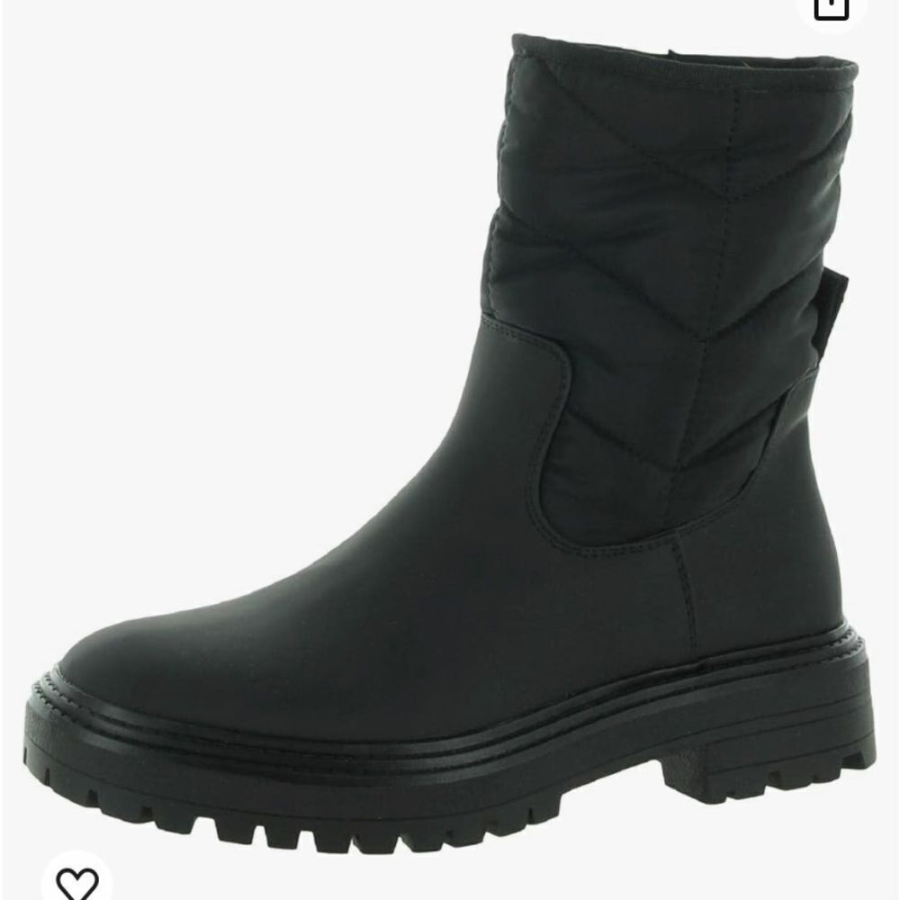 NWOT Steve Madden Quilted Boot(size 7)